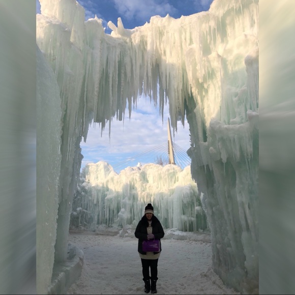 Meet your Posher, Jennifer - Picture 2 of 8